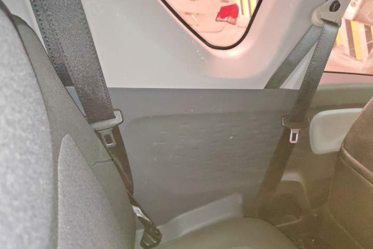 Used Wuling Hongguang MINIEV 2021 Macaron Premium Model – Lithium Iron Phosphate
