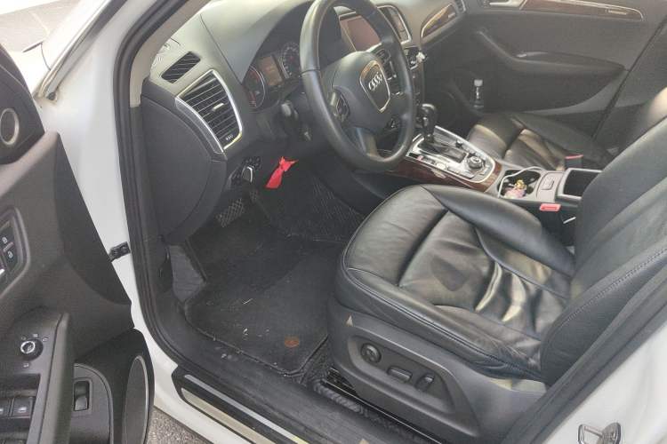 Used Audi Q5 2011 2.0TFSI Comfort Version
