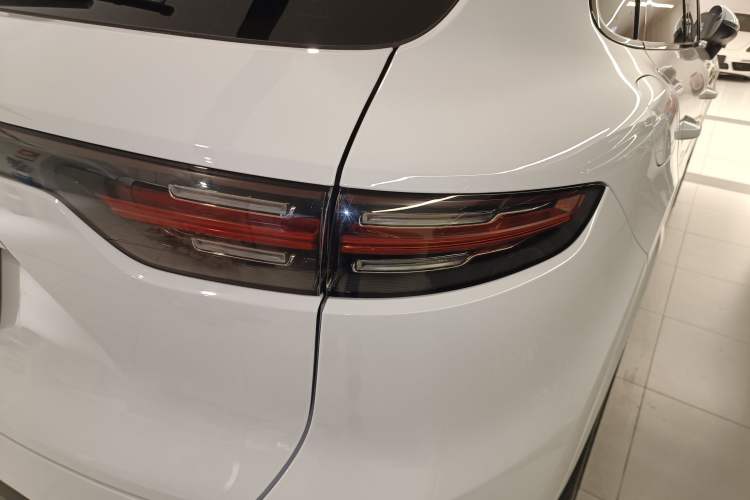 Used Porsche Cayenne E-Hybrid 2023 Cayenne E-Hybrid 2.0T Platinum Edition