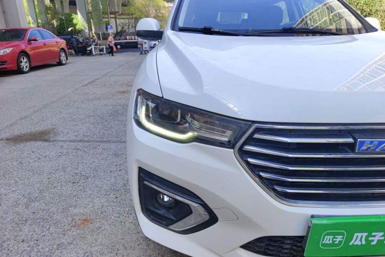 Used Haval H2s 2018 Blue Label 1.5T Manual Elite Model Right Front Headlight