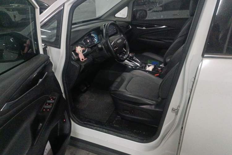 Used SAIC MAXUS EUNIQ 5 2020 1.3T PLUG-IN Luxury Edition