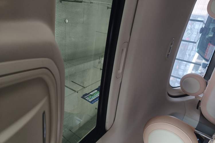 Used ORA Ballet Cat 2022 401 km Nutcracker Edition
