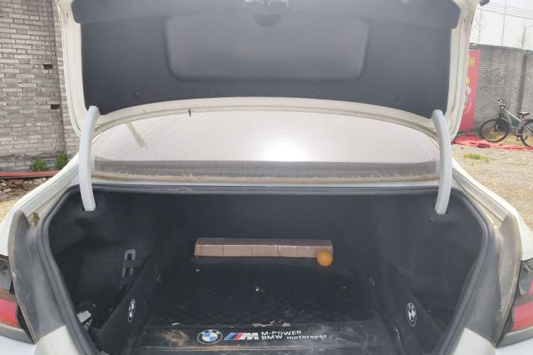 Used BMW 5 Series 2014 525Li Leading Model
