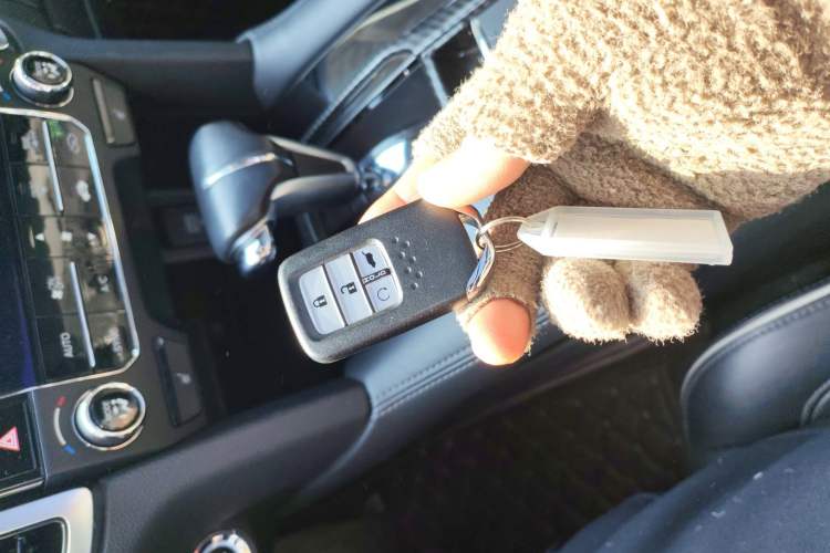 Used Honda UR-V 2017 240TURBO Two-Wheel Drive Luxury Edition China V