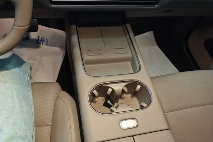 Used Li Auto i6 2025 Model Two-Wheel-Drive Standard Type Gear Lever