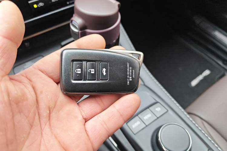 Used Lexus ES 2017 200 30th Anniversary Edition
