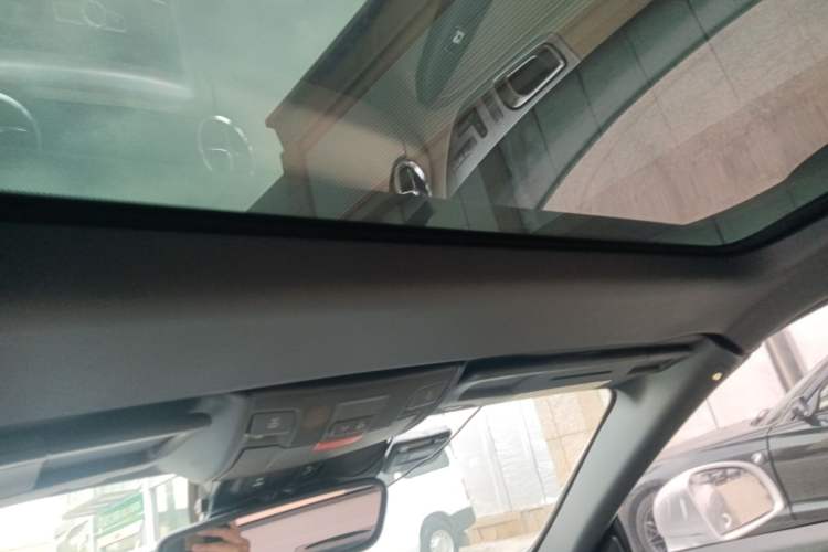 Used Mercedes-Benz SLK-Class 2011 SLK 200 Fashion Model Headliner