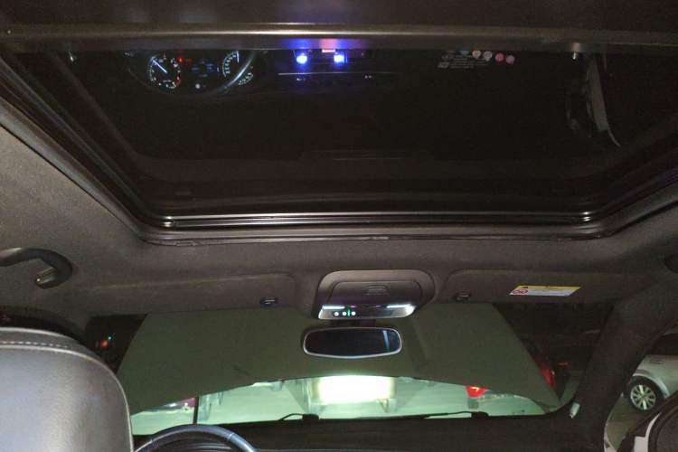 Used Cadillac XT4 2020 28T Two-Wheel-Drive Leading Version Headliner