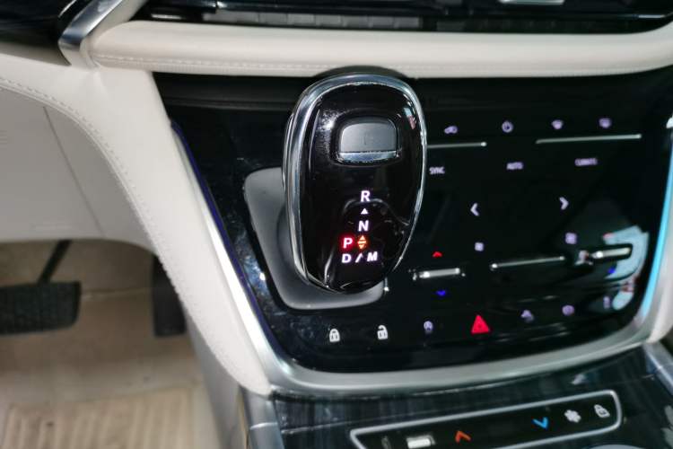 Used Buick GL8 2022 Avenir Aivia 7-Seater Deluxe Edition