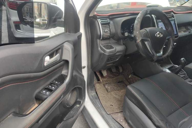 Used CHANGAN OSHAN X70A 2018 1.5L Manual Standard Edition