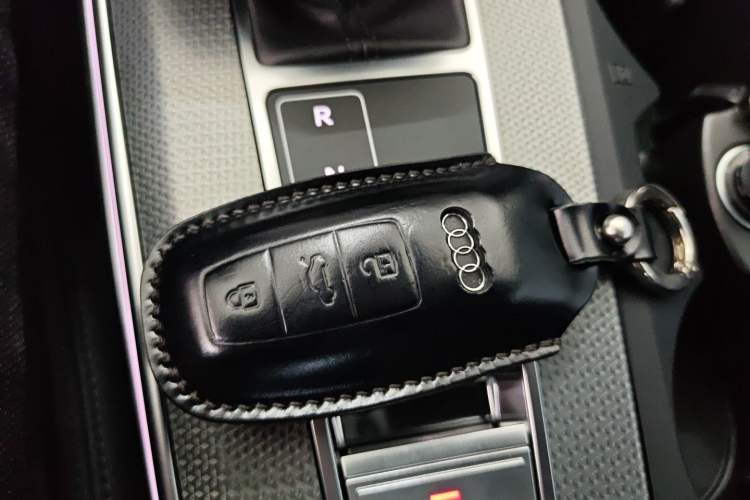 Used Audi A6 2023 allroad quattro 55 TFSI Prestige Off-Road Model Vehicle Key