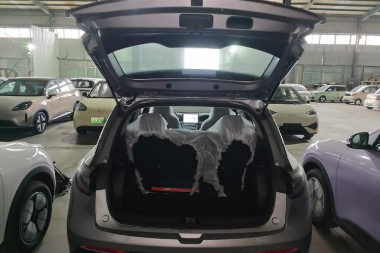 Used Geely Galaxy Geome 2026 Model 410km Carefree Edition Trunk