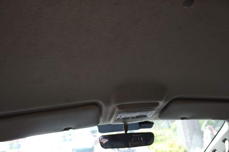 Used Jinbei Gold Hiace 2021 2.0L Passenger Vehicle Engineering Lion 6 Seats