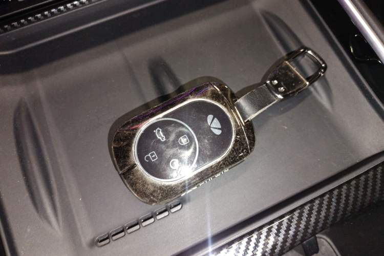 Used Chery Fengyun T9 2024 120 Long-Range Flagship Version 7 Seats Lithium Iron Phosphate Vehicle Key