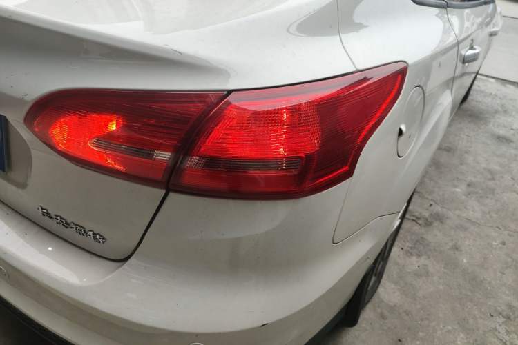 Used Ford Focus 2015 Sedan 1.6L Automatic Trend Model
