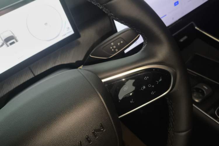 Used Chery Fengyun T9 2024 120 Long-Range Standard Version 5 Seats Lithium-NMC Battery
