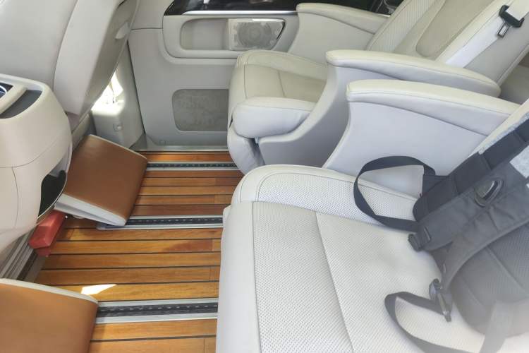 Used Mercedes-Benz V-Class 2016 V 260 L Prestige Extended Edition