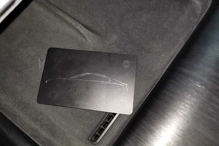 Used Xiaomi Auto SU7 2024 Four-Wheel Drive Ultra-Long Range Advanced Intelligent Driving Max Edition