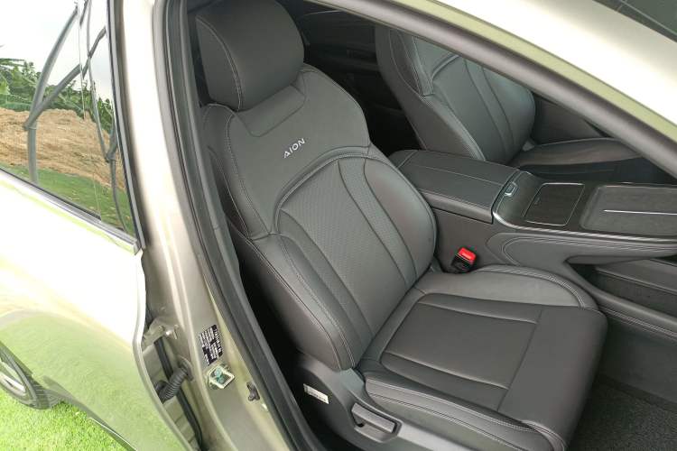 Used AION V 2024 Plus 70 Star Edition Lithium Iron Phosphate Right Front Seat