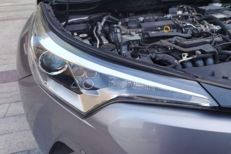 Used Toyota IZOA 2021 2.0L Yixing Version Right Front Headlight