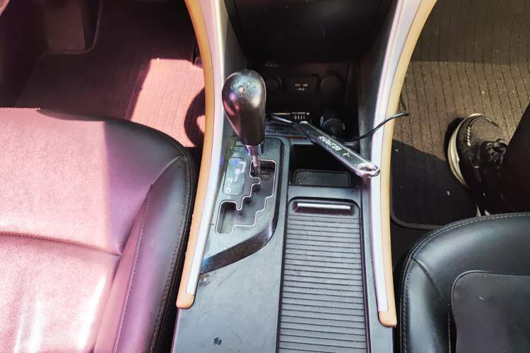 Used Hyundai Sonata 2013 2.0L Automatic Prestige Edition Gear Lever