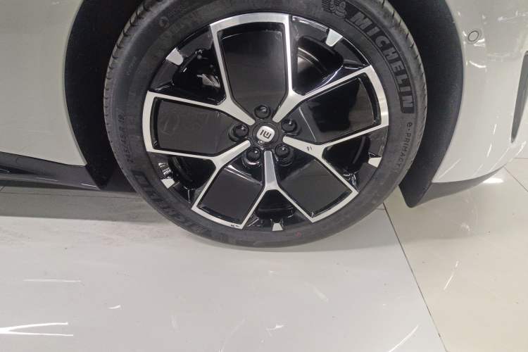 Used Xiaomi Auto SU7 2024 Rear-Drive Long-Range Intelligent Driving Version
