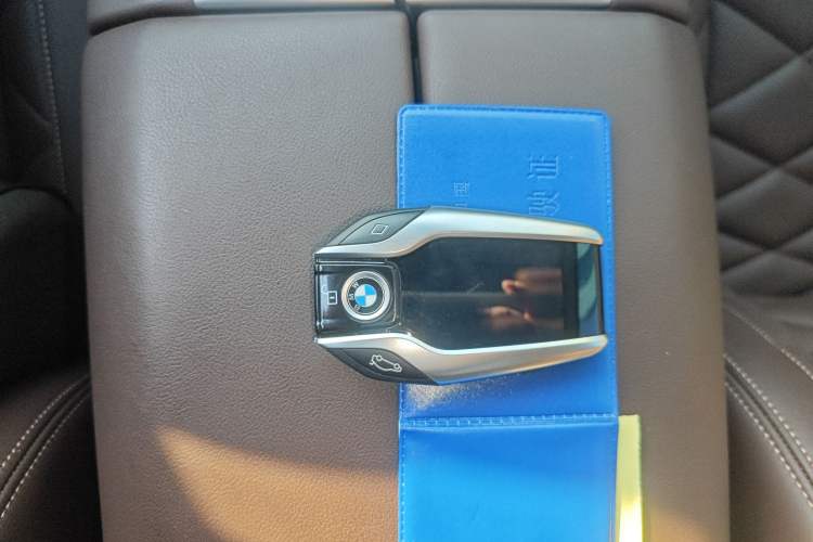 Used BMW X5 2022 xDrive 30Li Luxury M Sport Package
