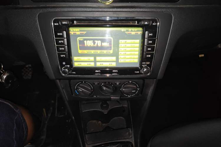 Used Volkswagen Santana 2013 1.4L Manual Fashion Edition