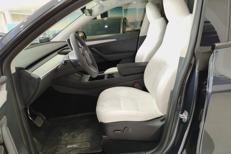 Used Tesla Model Y 2024 Long-Range All-Wheel-Drive Version
