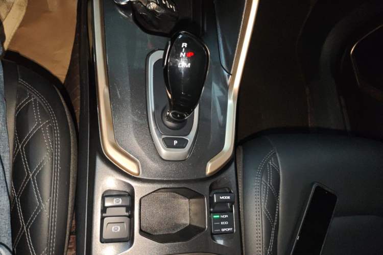 Used Haval H6 2020 1.5 GDIT Automatic Platinum Champion Edition Gear Lever