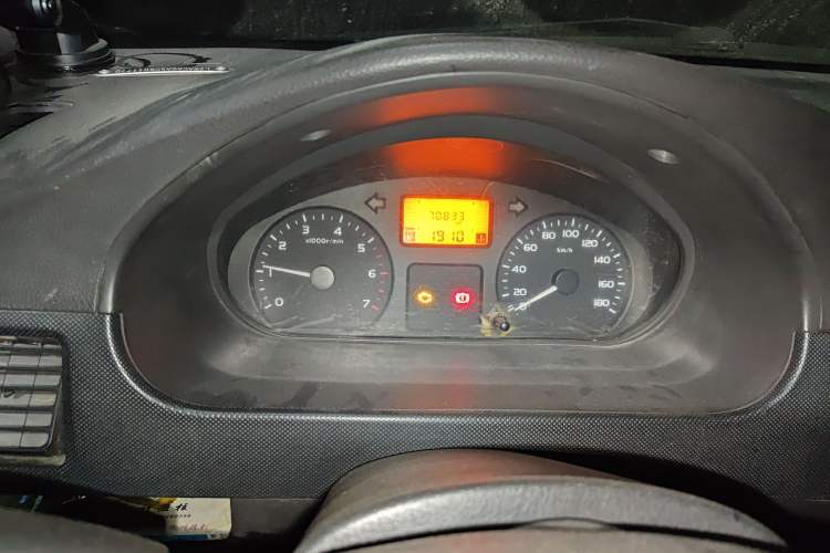 Used Wuling Rongguang 2011 1.2L Base Version
