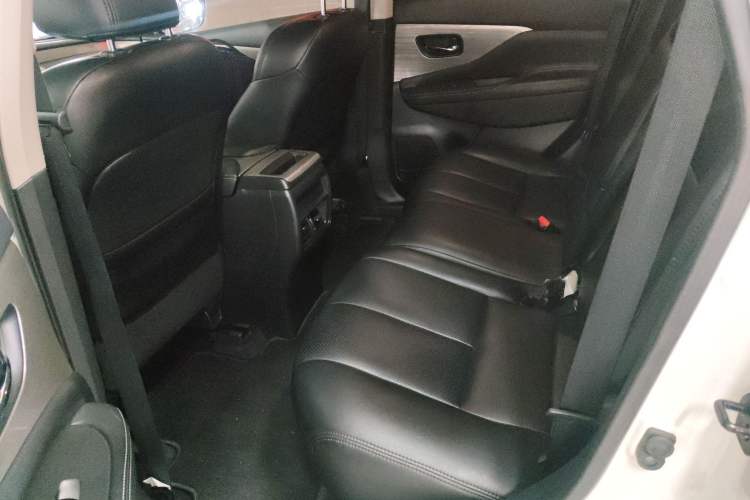 Used Nissan Murano 2015 2.5L XE Two-Wheel-Drive Elite Edition