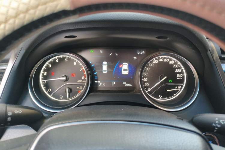 Used Toyota Camry 2019 2.0G Luxury Edition China VI Standard
