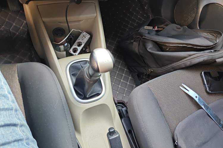 Used Venucia R50 2013 1.6L Manual Fashion Edition