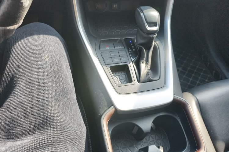 Used Toyota RAV4 2021 2.0L CVT 4x4 Style PLUS Edition
