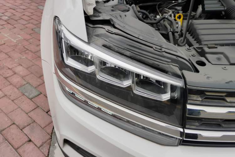 Used Volkswagen Tharu 2021 280TSI Two-Wheel Drive Trend Edition Right Front Headlight