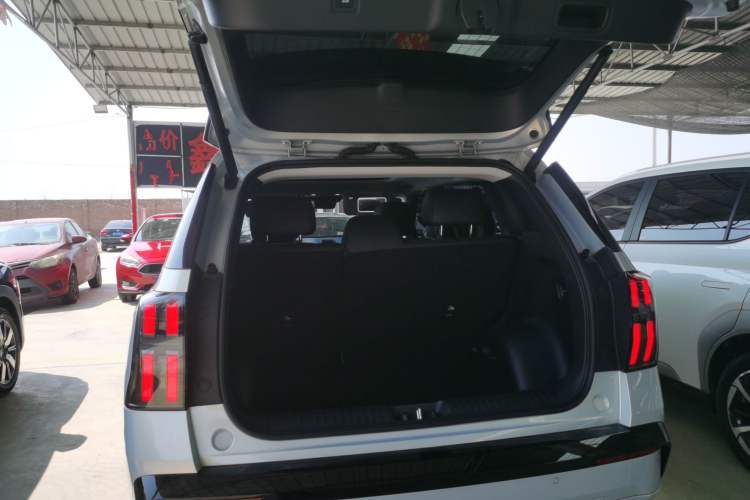 Used AION V 2024 Aion Tyrannosaurus 650 LiDAR Edition Trunk