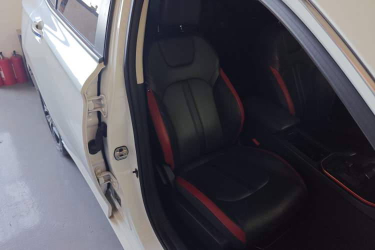 Used Dongfeng Aeolus Yixuan 2021 230T Automatic Chasing Shadow Edition
