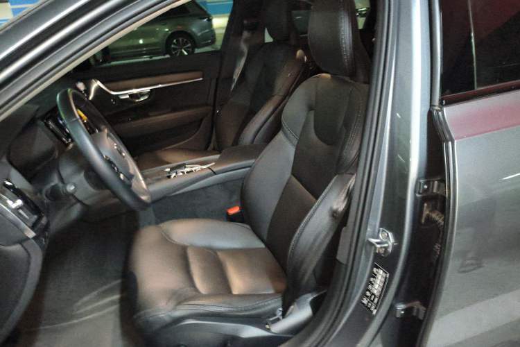 Used Volvo V90 2020 Facelifted Cross Country T5 AWD Zhiyuan Edition