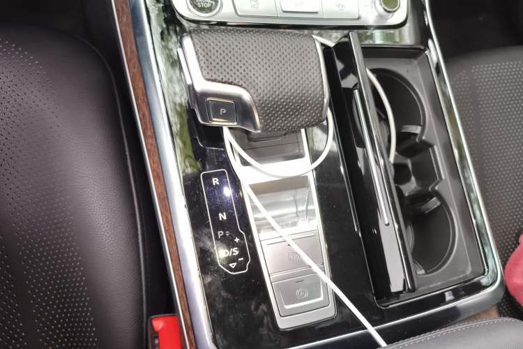 Used Audi Q7 2022 55 TFSI quattro S line Sport model Gear Lever