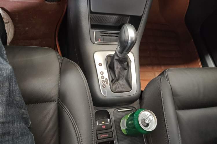 Used Volkswagen Tiguan 2015 1.8TSI Automatic Two-Wheel Drive Comfort Edition Gear Lever