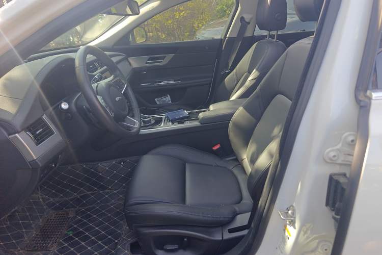 Used Jaguar XFL 2021 XFL 2.0T P200 Two-Wheel-Drive Elite Luxury Edition Left Front Seat