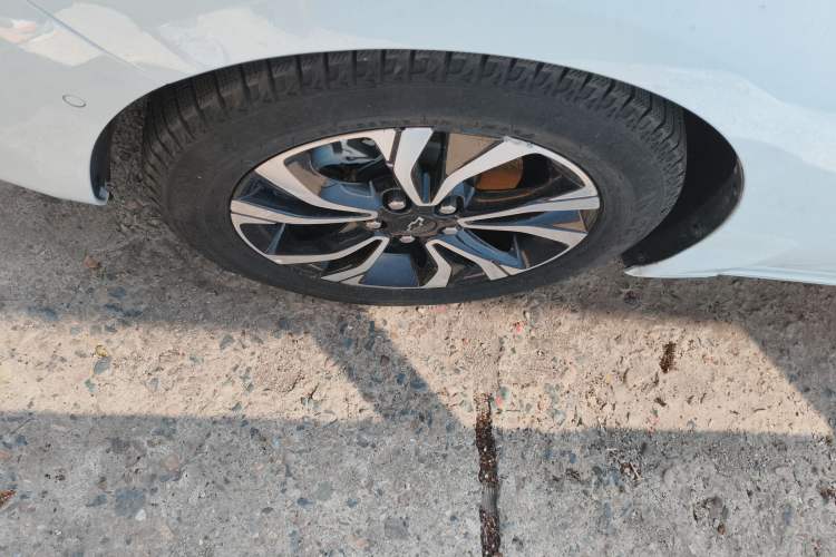 Used Chevrolet Monza 2020 Light Hybrid RS 330T Automatic Thrill Edition Left Front Wheel Hub