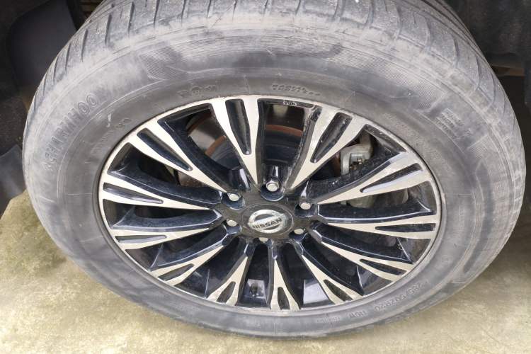 Used Nissan Patrol 2017 4.0L XE Middle East Version Exterior 5