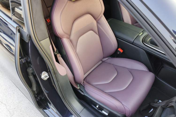 Used Xiaomi Auto SU7 2024 Four-Wheel Drive Ultra-Long Range Advanced Intelligent Driving Max Edition
