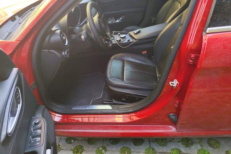 Used Alfa Romeo Giulia 2017 2.0T 200HP Luxury Edition