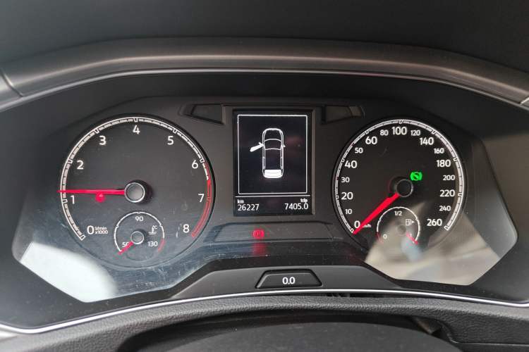 Used Volkswagen T-ROC 2020 280TSI DSG Two-Wheel-Drive Elite Version Odometer Close Up