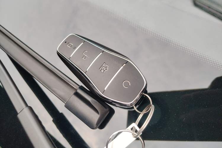 Used BYD Song L DM-i 2024 160 km Excellence Version