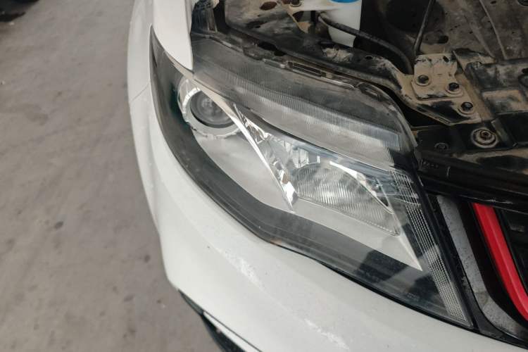 Used Geely Auto Emgrand X7 Sport 2021 1.8TD DCT Two-Wheel Drive Asian Games Comfort Edition Right Front Headlight