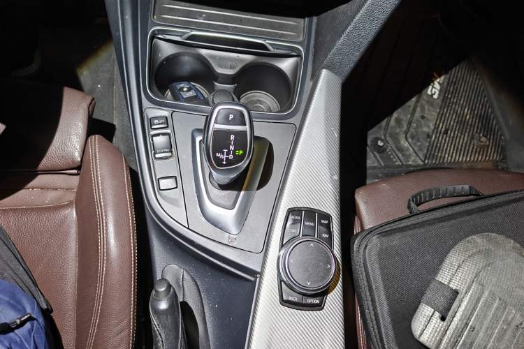 Used BMW 3 Series 2019 320i M Sport Night Edition Gear Lever